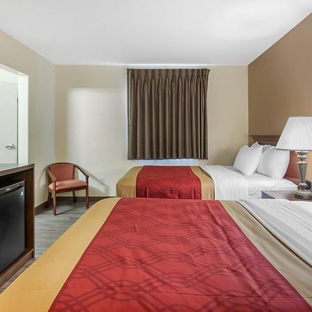 Econo Lodge Inn & Suites Fairgrounds Де-Мойн Экстерьер фото