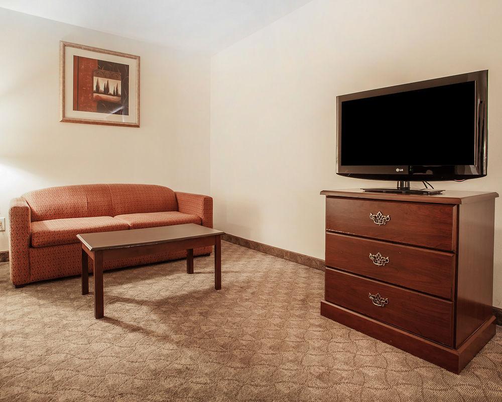 Econo Lodge Inn & Suites Fairgrounds Де-Мойн Экстерьер фото