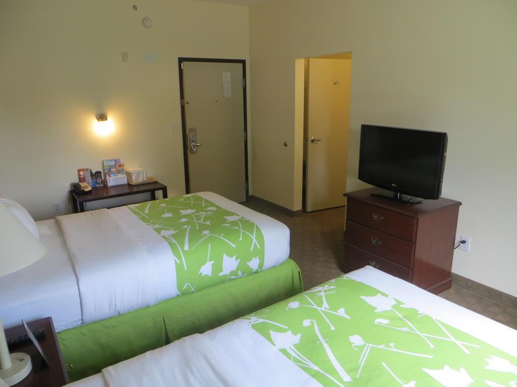 Econo Lodge Inn & Suites Fairgrounds Де-Мойн Экстерьер фото