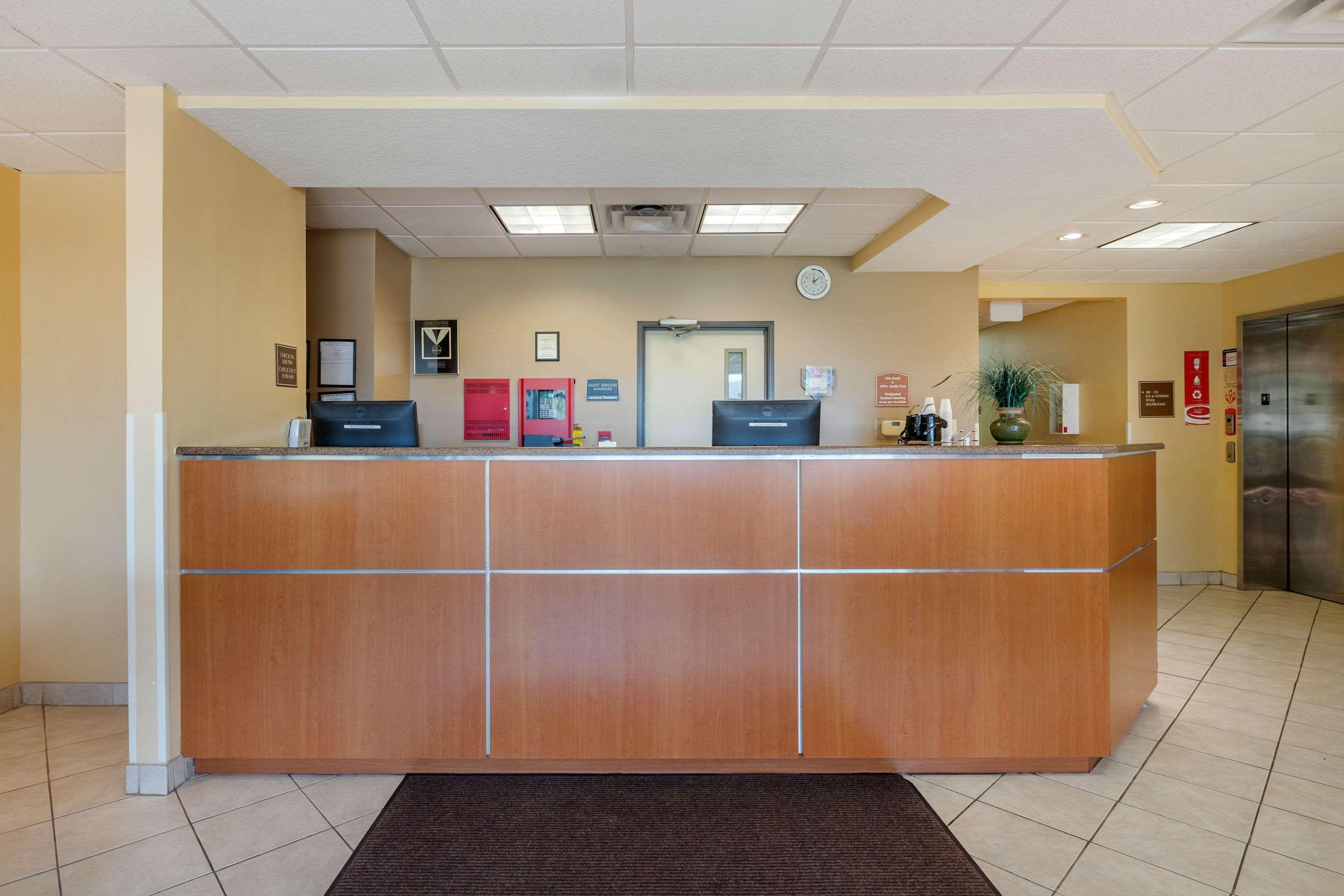Econo Lodge Inn & Suites Fairgrounds Де-Мойн Экстерьер фото