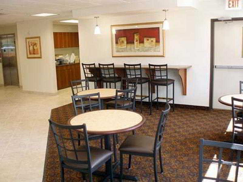 Econo Lodge Inn & Suites Fairgrounds Де-Мойн Экстерьер фото